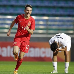 星空-碰沙特送传射战韩国零度角破僵 新疆小伙一战成名